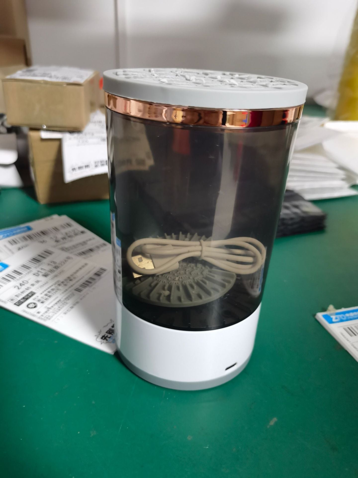 Makeup brush cleaner