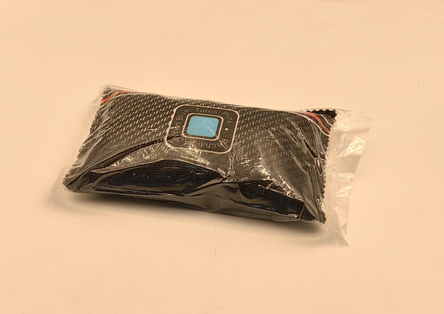 Car-mounted anti-fog, moisture-proof, and dehumidifying pack